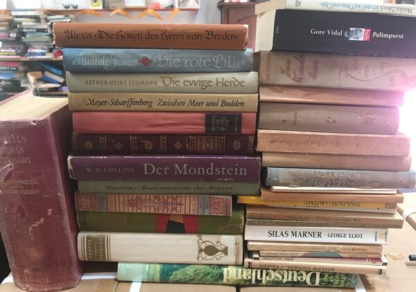 34 secondhand books in German