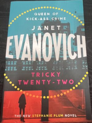 Tricky Twenty-Two Janet Evanovich